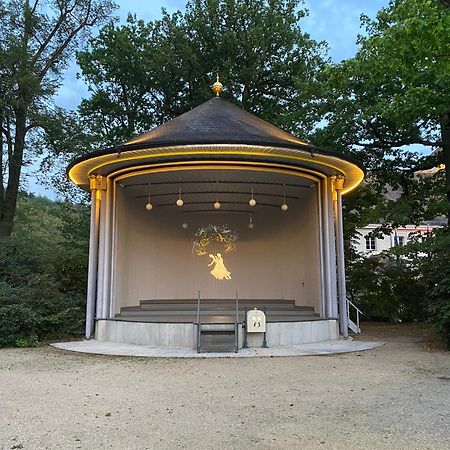 Fewo Roland Ranft Direkt Am Kurpark Barrierearm 60Qm Bad Elster Exterior foto
